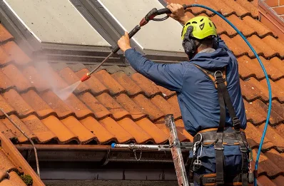 Démoussage et hydrofuge de toiture à Crastes